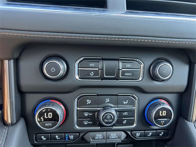 Certified 2024 Chevrolet Suburban High Country w/ Advanced Technology Package image 31