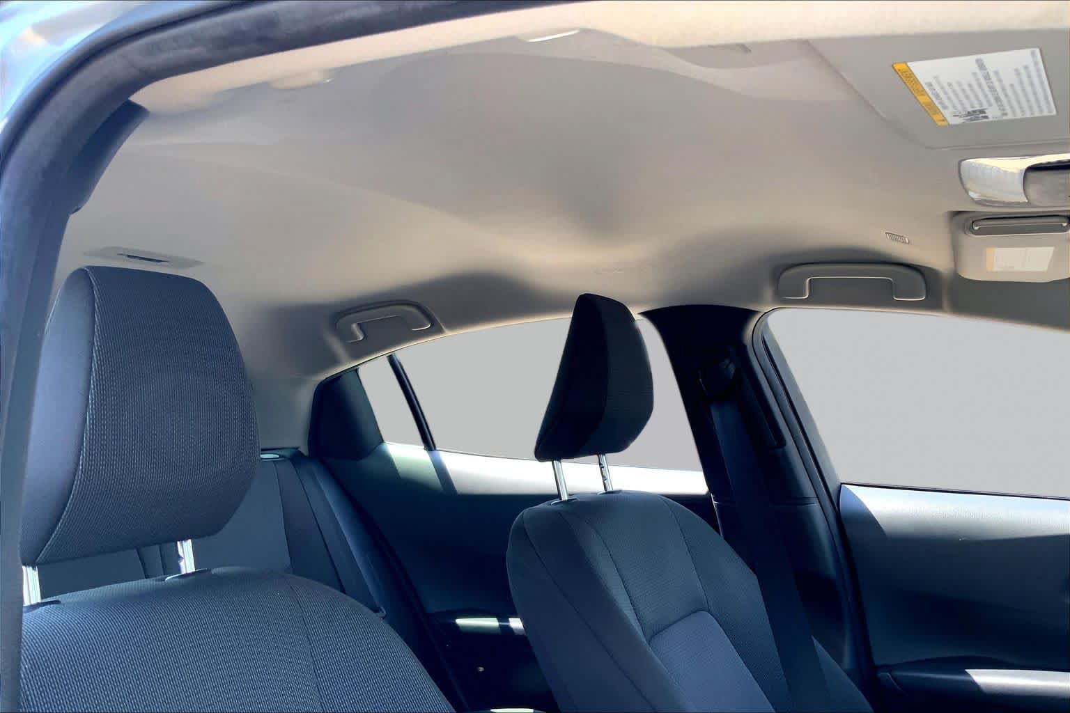 Used 2024 Toyota Prius LE FWD image 13