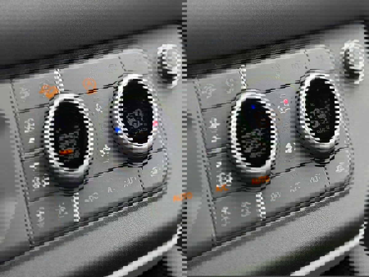 Used 2023 Land Rover Defender 110 S image 18