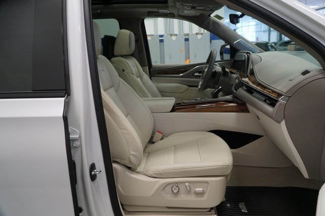 New 2024 Cadillac Escalade ESV Sport Platinum w/ LPO, ONYX Package image 17