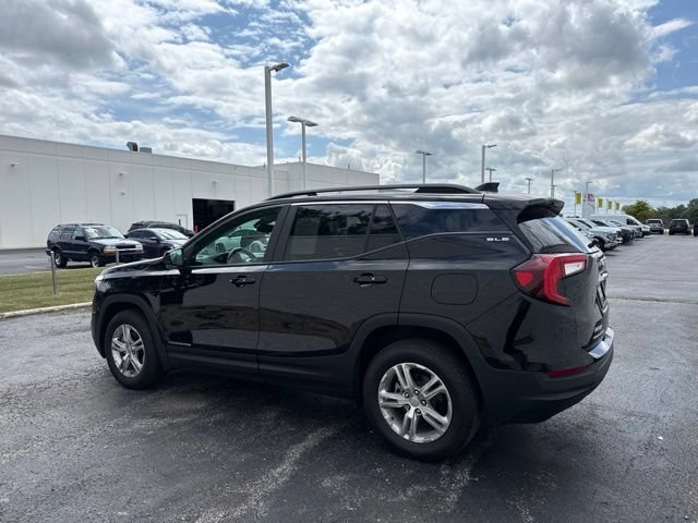 Used 2022 GMC Terrain SLE w/ Driver Convenience Package AWD/4WD image 4