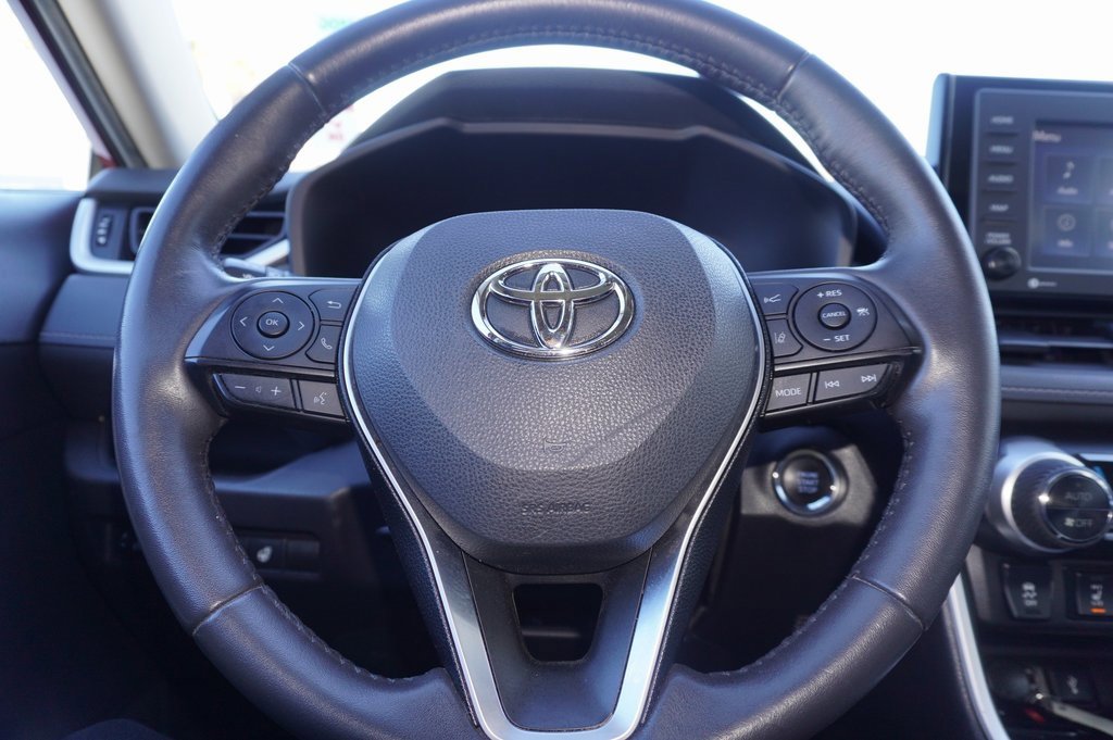 Used 2020 Toyota RAV4 XLE image 22