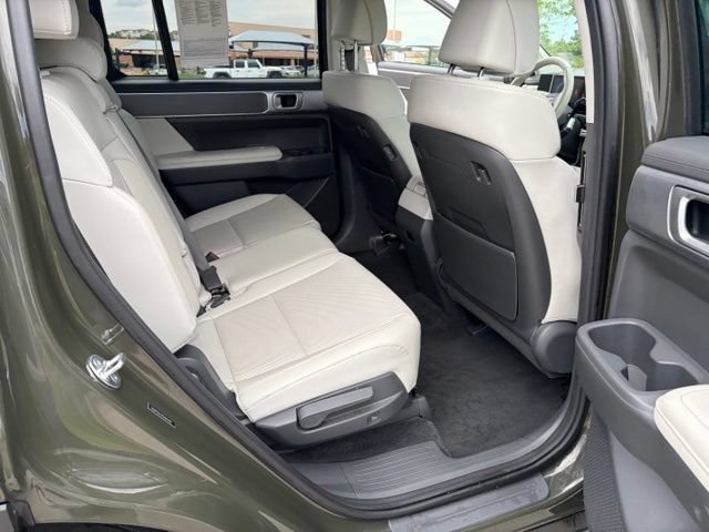 Used 2025 Hyundai Santa Fe SEL AWD/4WD image 17
