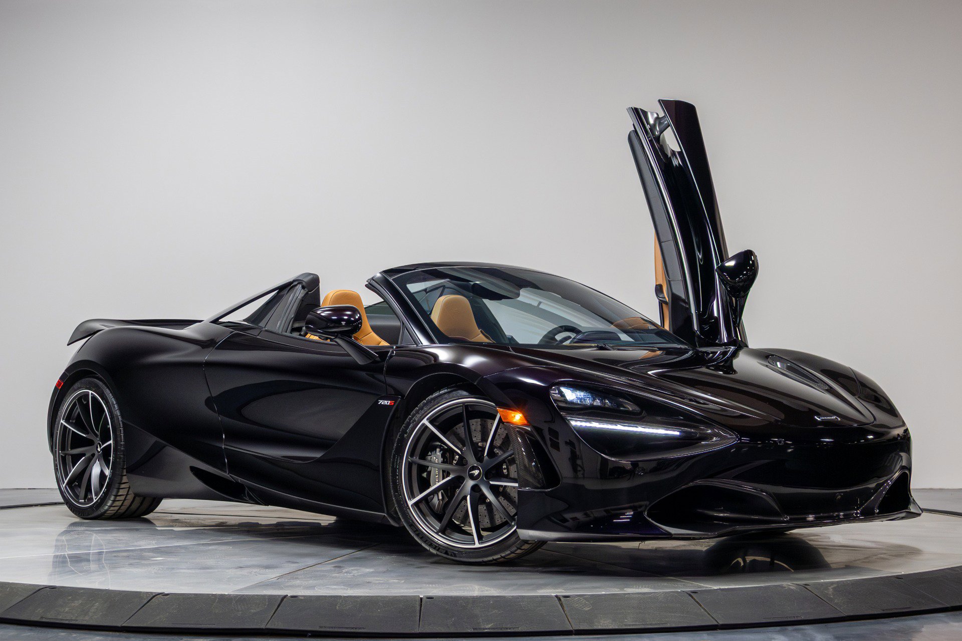 Used 2019 McLaren 720S Luxury RWD image 38