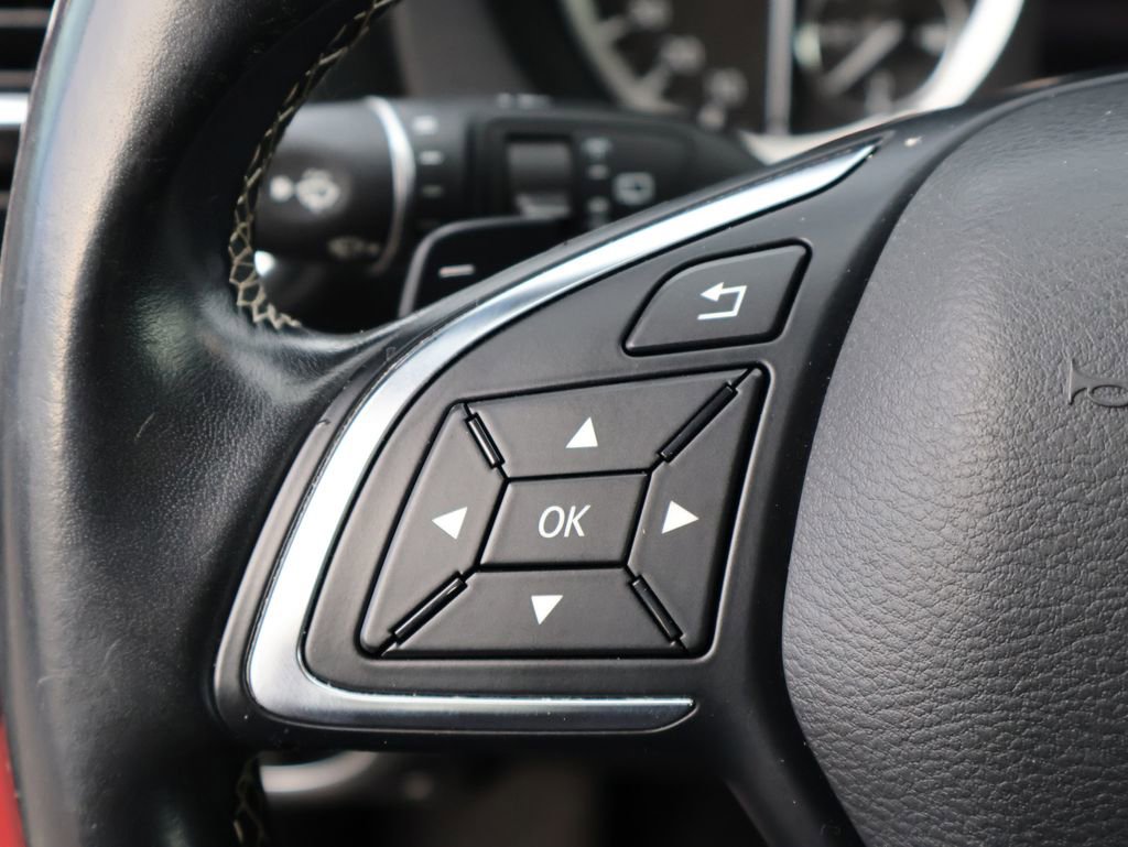 Used 2018 INFINITI QX30 Sport w/ Cargo Package image 31