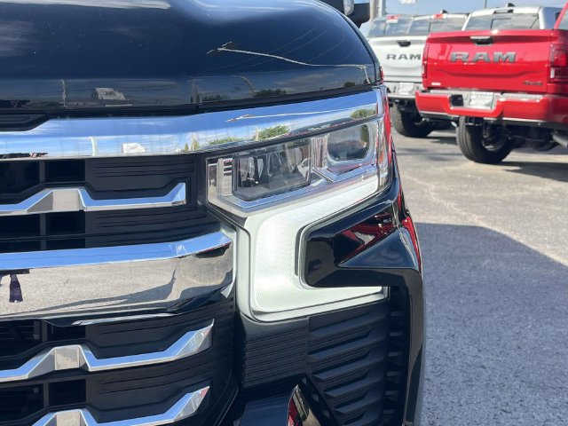 Used 2022 Chevrolet Silverado 1500 LTZ w/ LTZ Premium Package AWD/4WD image 9