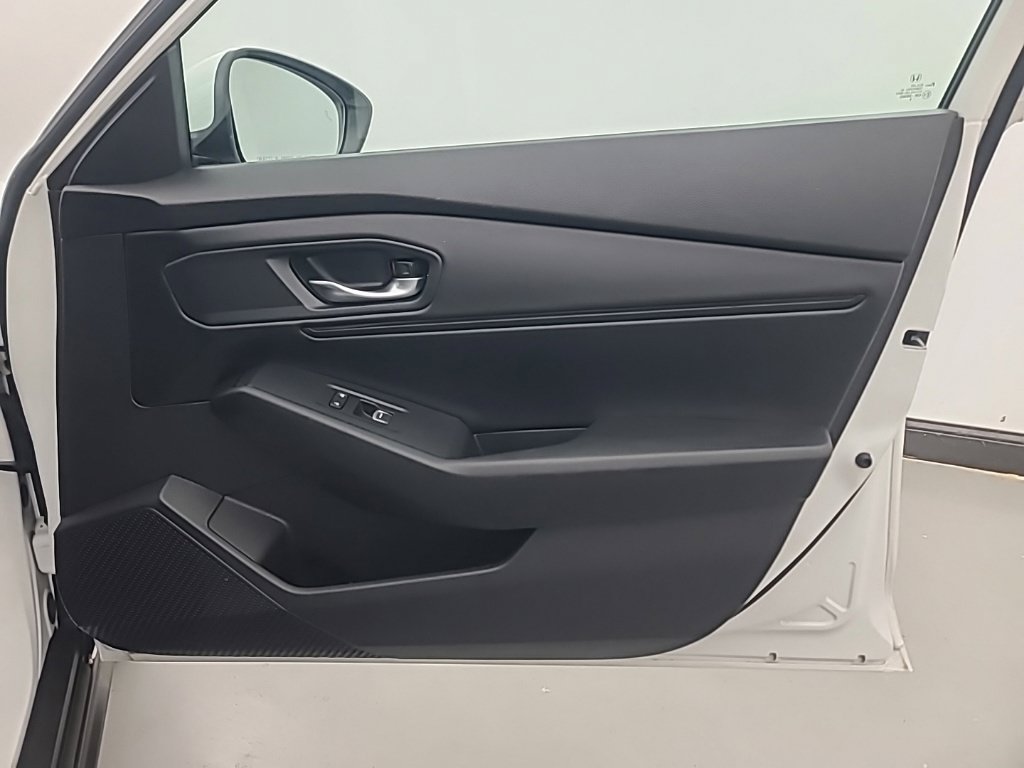 Used 2023 Honda Accord EX image 12