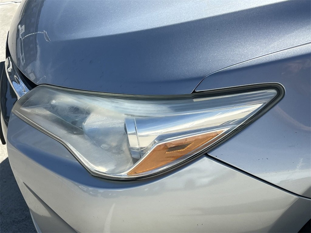 Used 2015 Toyota Camry LE image 10