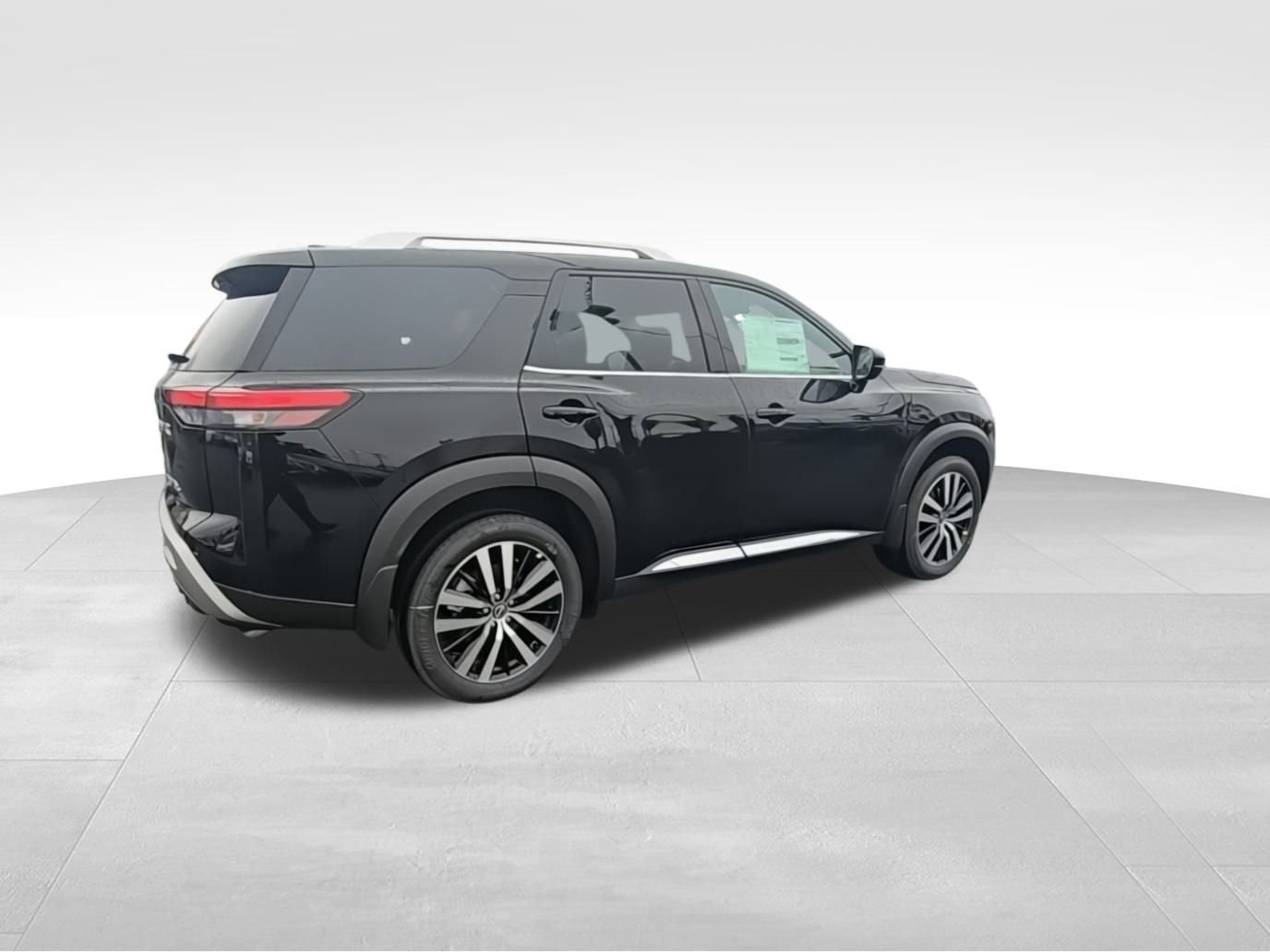 New 2025 Nissan Pathfinder Platinum image 9