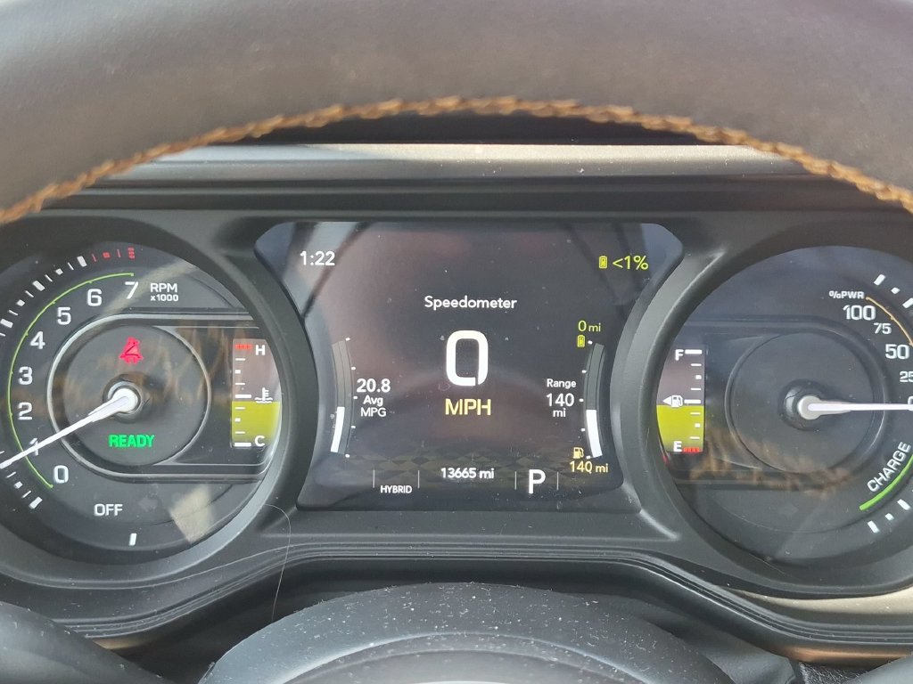Used 2024 Jeep Wrangler Unlimited w/ Convenience Group AWD/4WD image 11