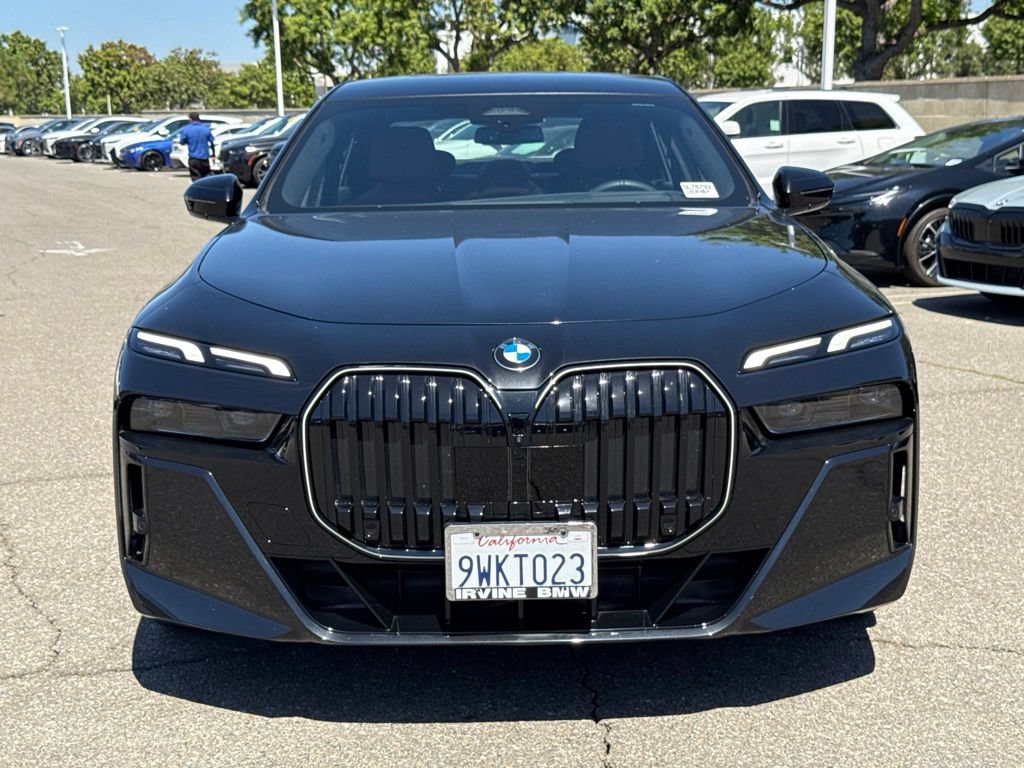 Used 2026 BMW 740i w/ Premium Package RWD image 4