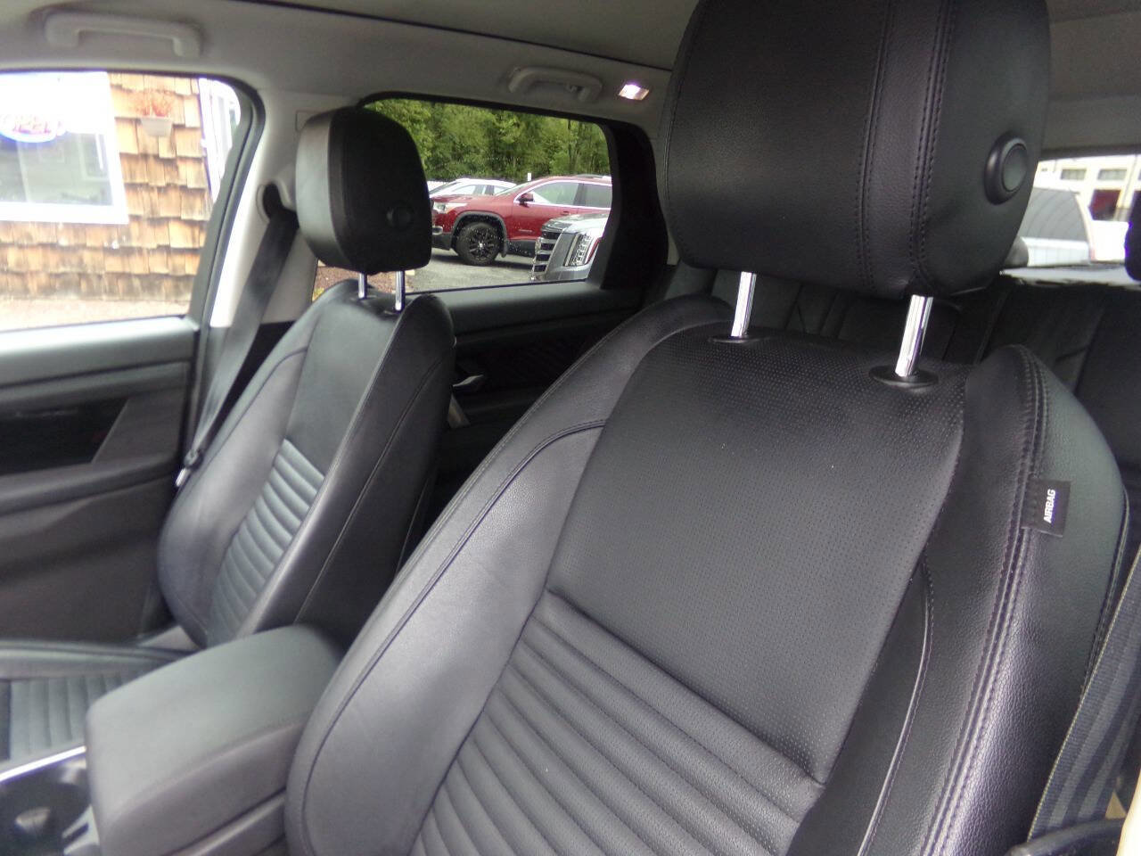 Used 2020 Land Rover Discovery Sport S image 19