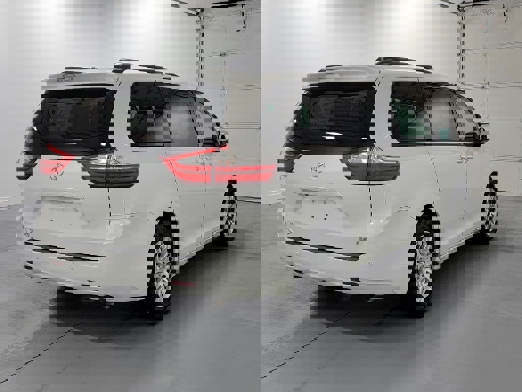 Used 2015 Toyota Sienna XLE Premium image 9