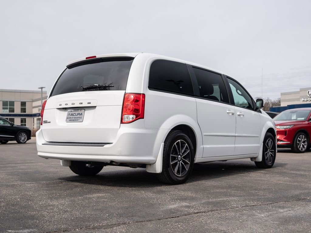 Used 2016 Dodge Grand Caravan SXT image 11