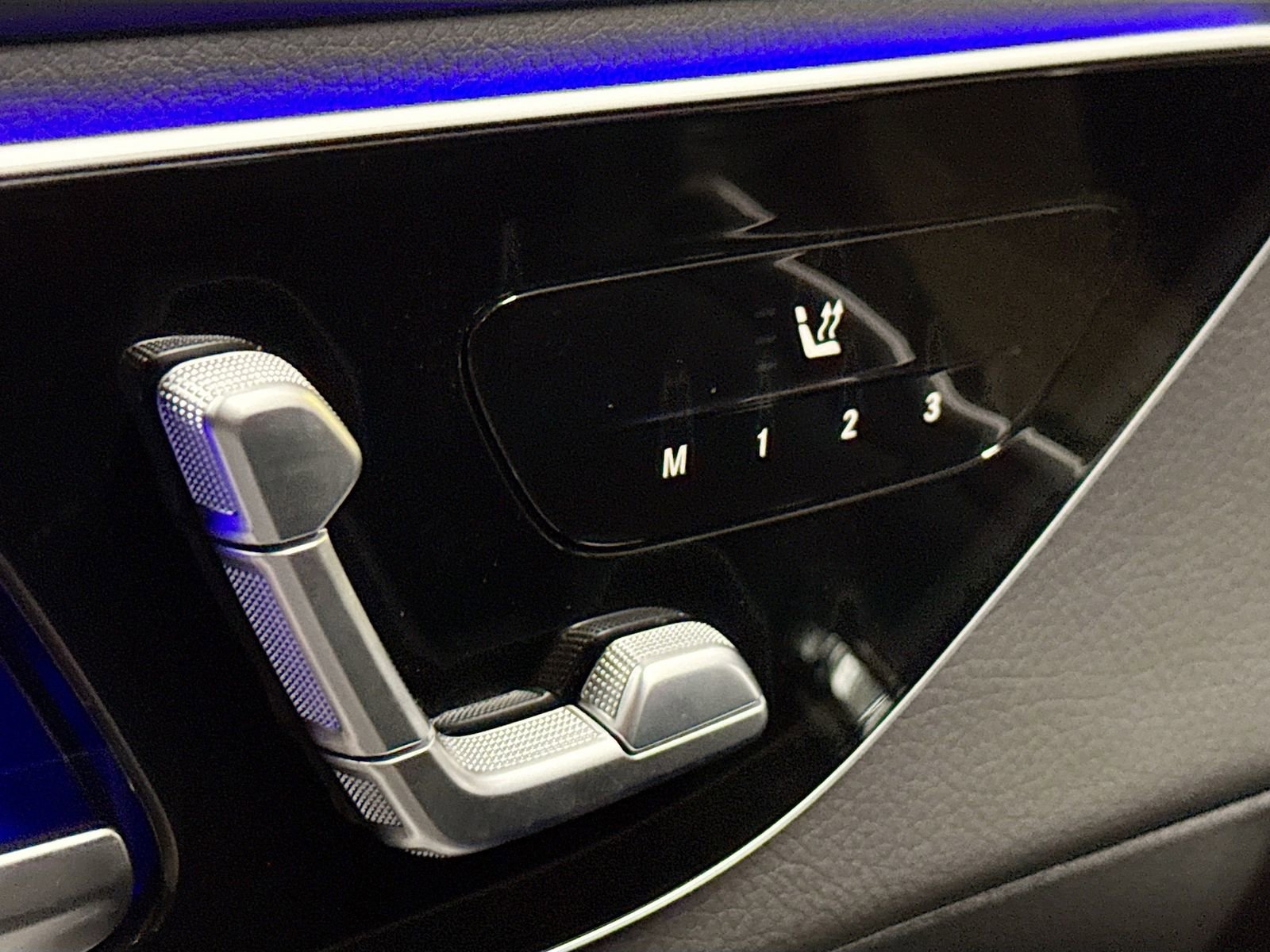 Used 2024 Mercedes-Benz GLC 300 4MATIC image 21