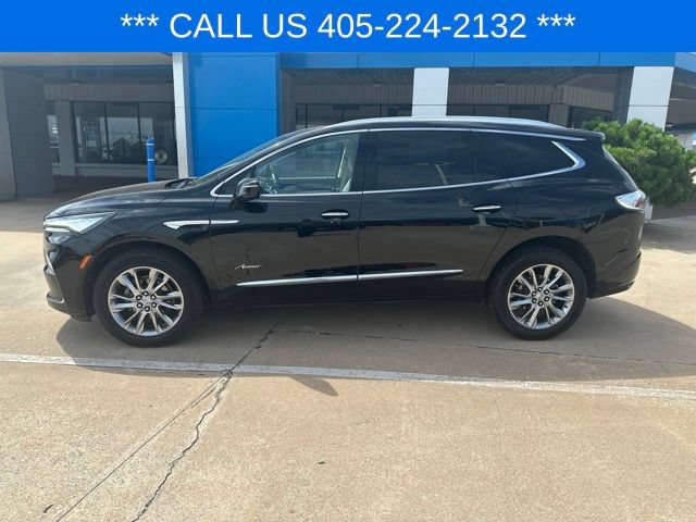 Used 2023 Buick Enclave Avenir AWD/4WD image 2
