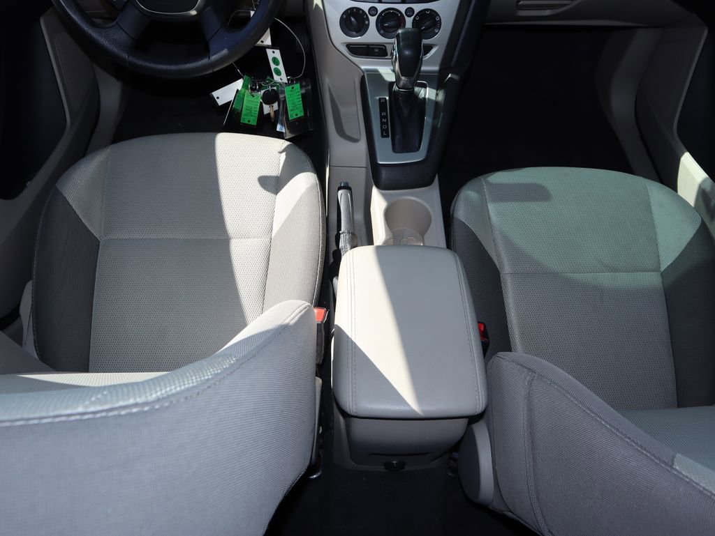Used 2014 Ford Focus SE FWD image 8
