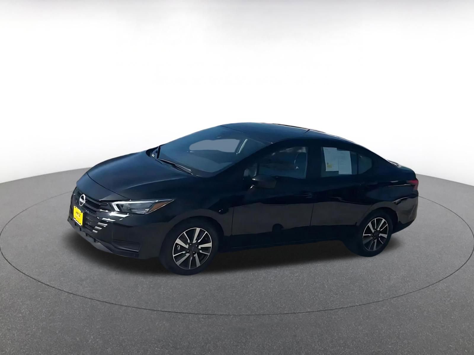 Used 2025 Nissan Versa SV FWD image 7