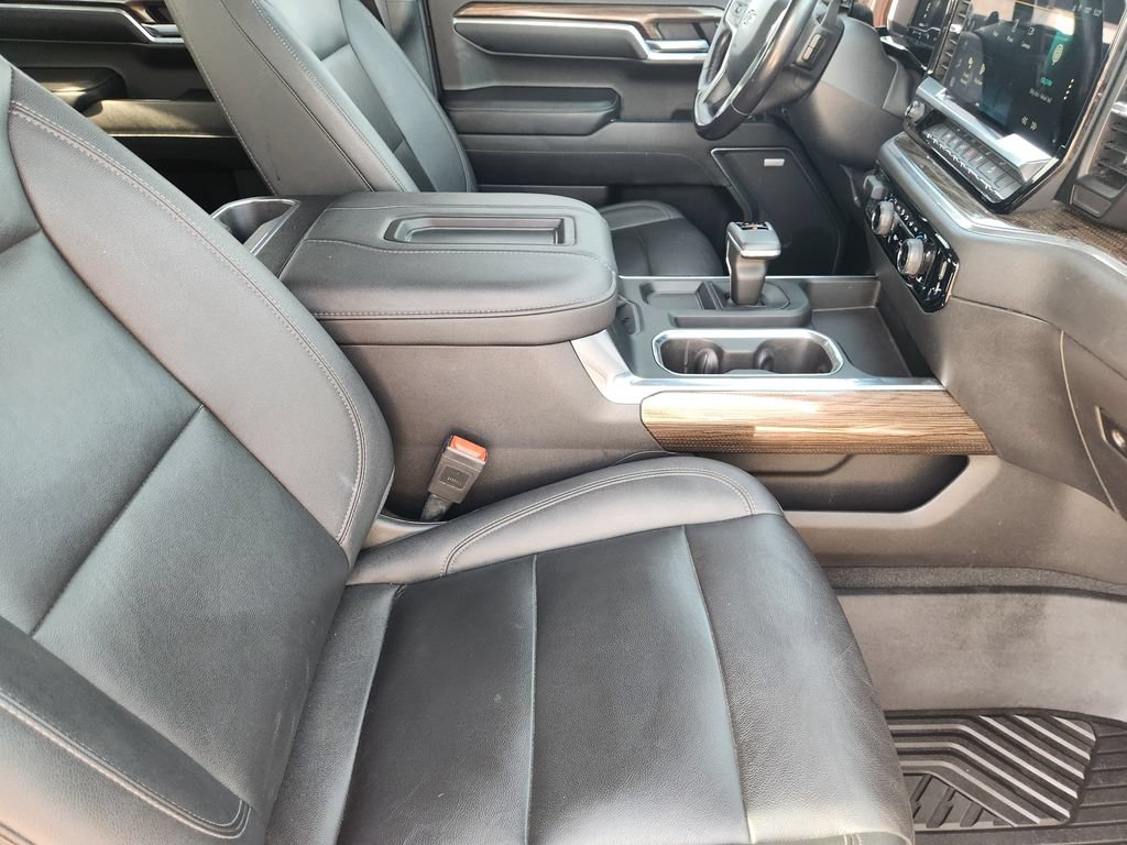 Used 2022 Chevrolet Silverado 1500 LT Trail Boss w/ Convenience Package II AWD/4WD image 18