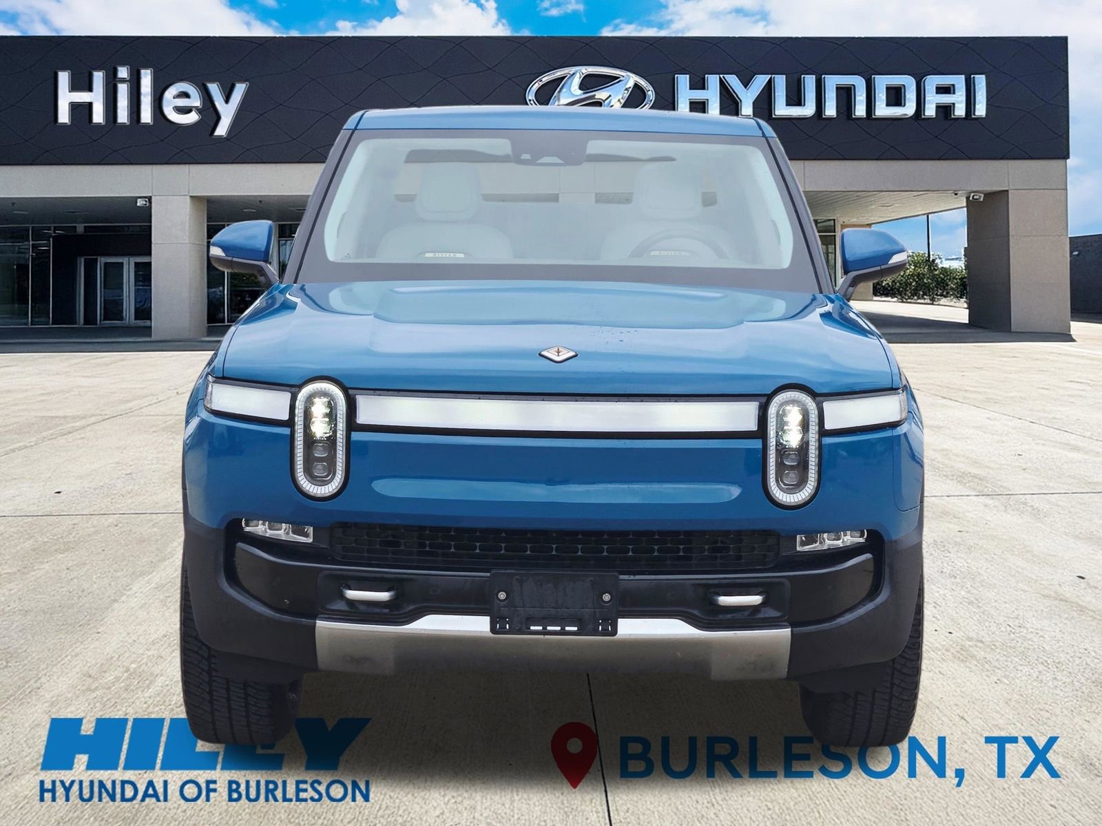 Used 2023 Rivian R1T Adventure image 6
