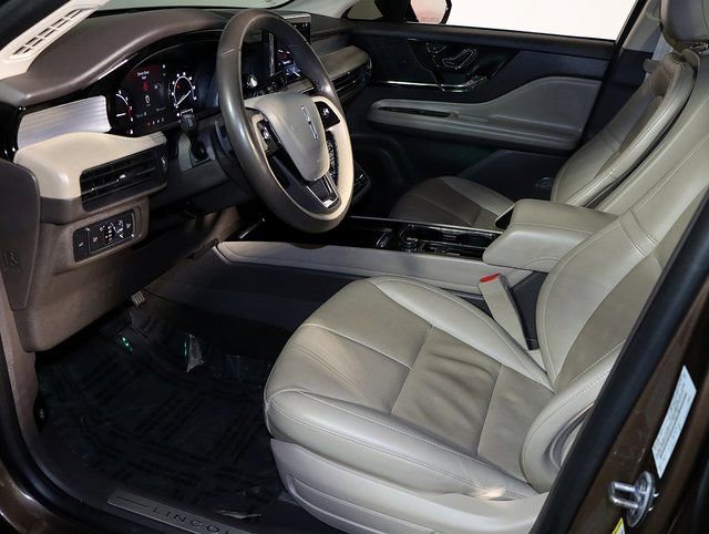 Used 2022 Lincoln Corsair AWD w/ Premium Package image 9