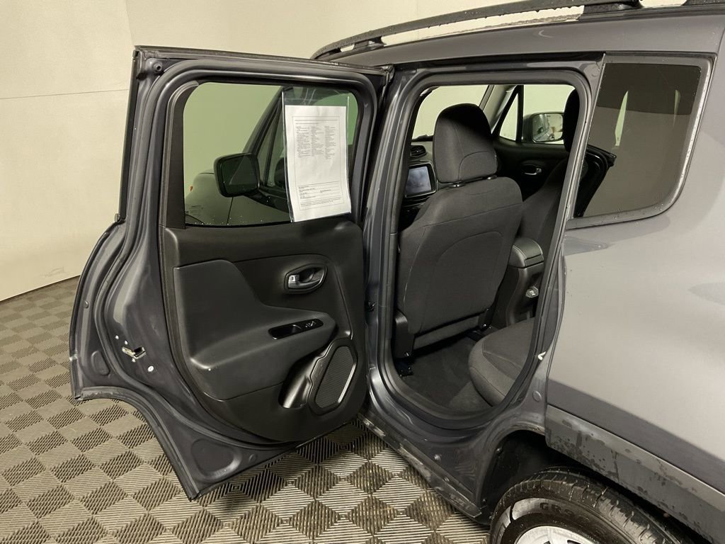 Used 2022 Jeep Renegade Latitude AWD/4WD image 30