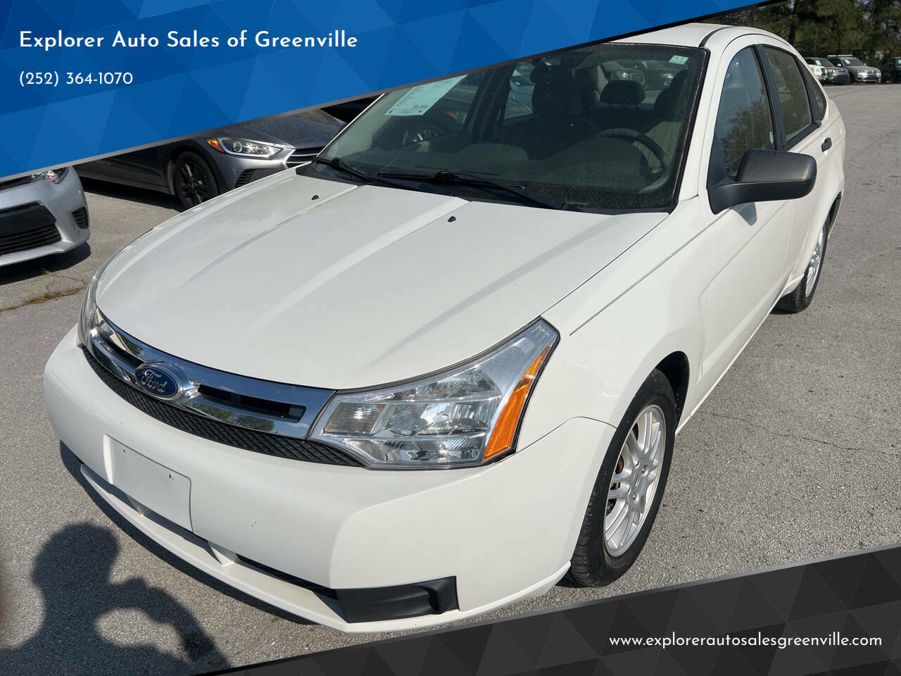 Used 2010 Ford Focus SE FWD image 1