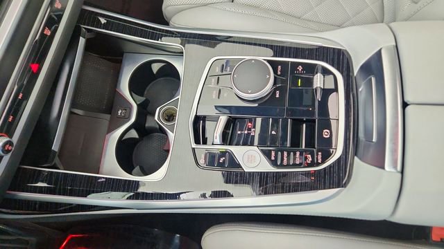 Used 2026 BMW X7 xDrive40i image 61