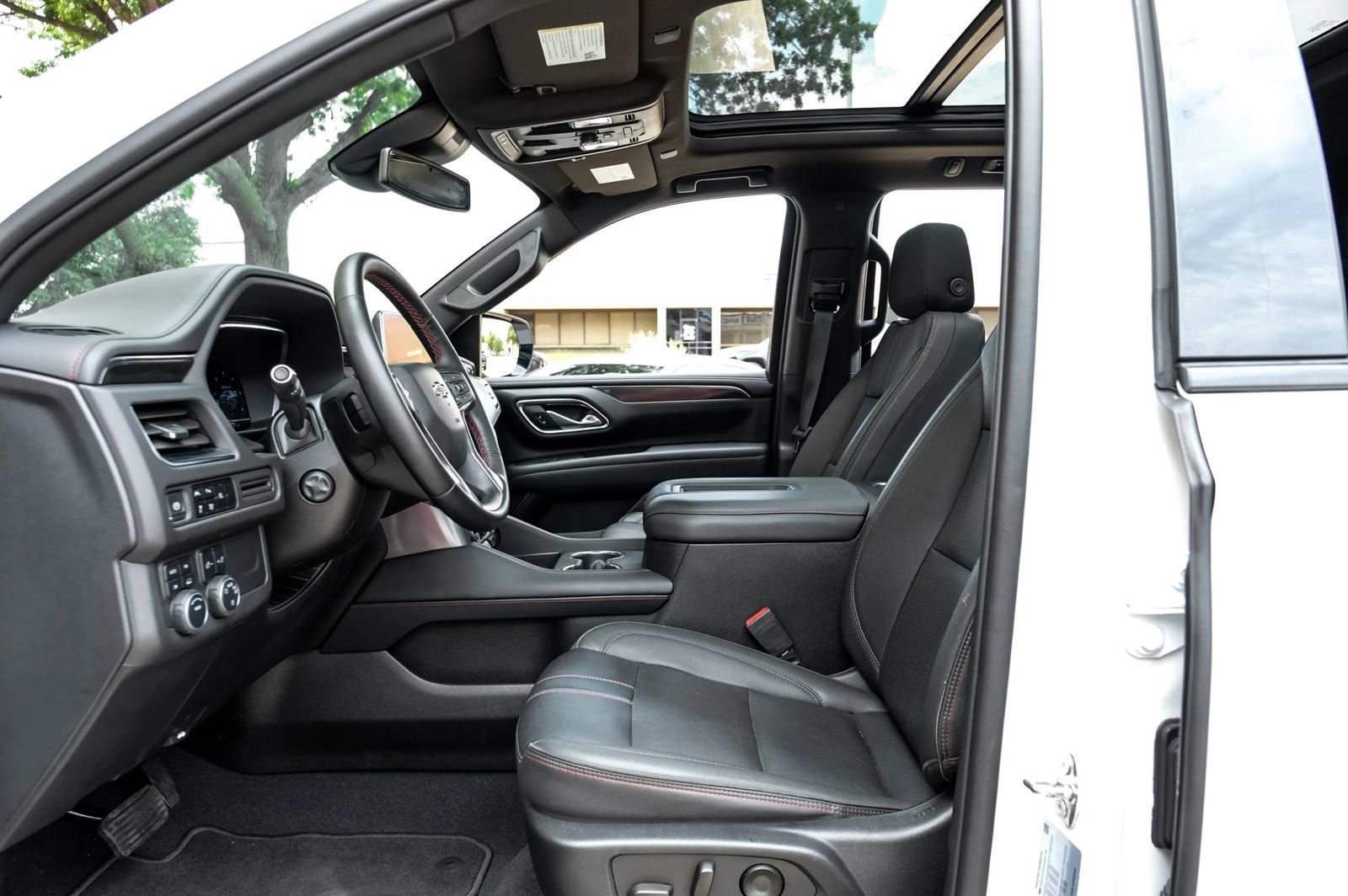 Used 2023 Chevrolet Tahoe RST w/ Luxury Package AWD/4WD image 3