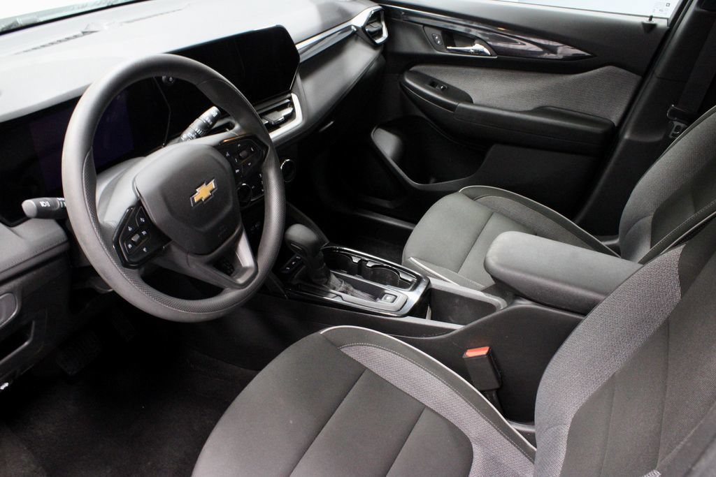 Used 2024 Chevrolet TrailBlazer LS w/ LS Convenience Package FWD image 22