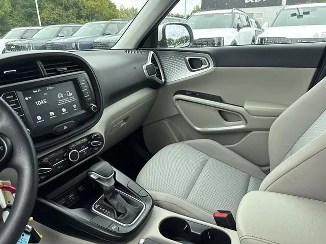 Used 2021 Kia Soul LX FWD image 11