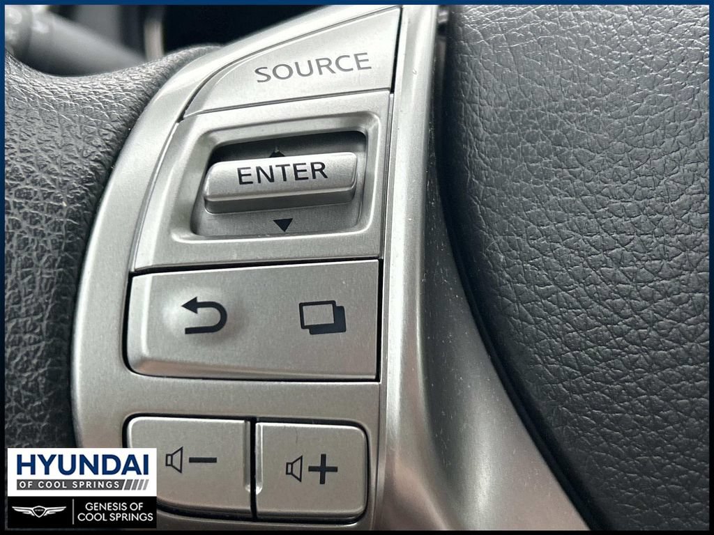 Used 2015 Nissan Rogue SV FWD image 27
