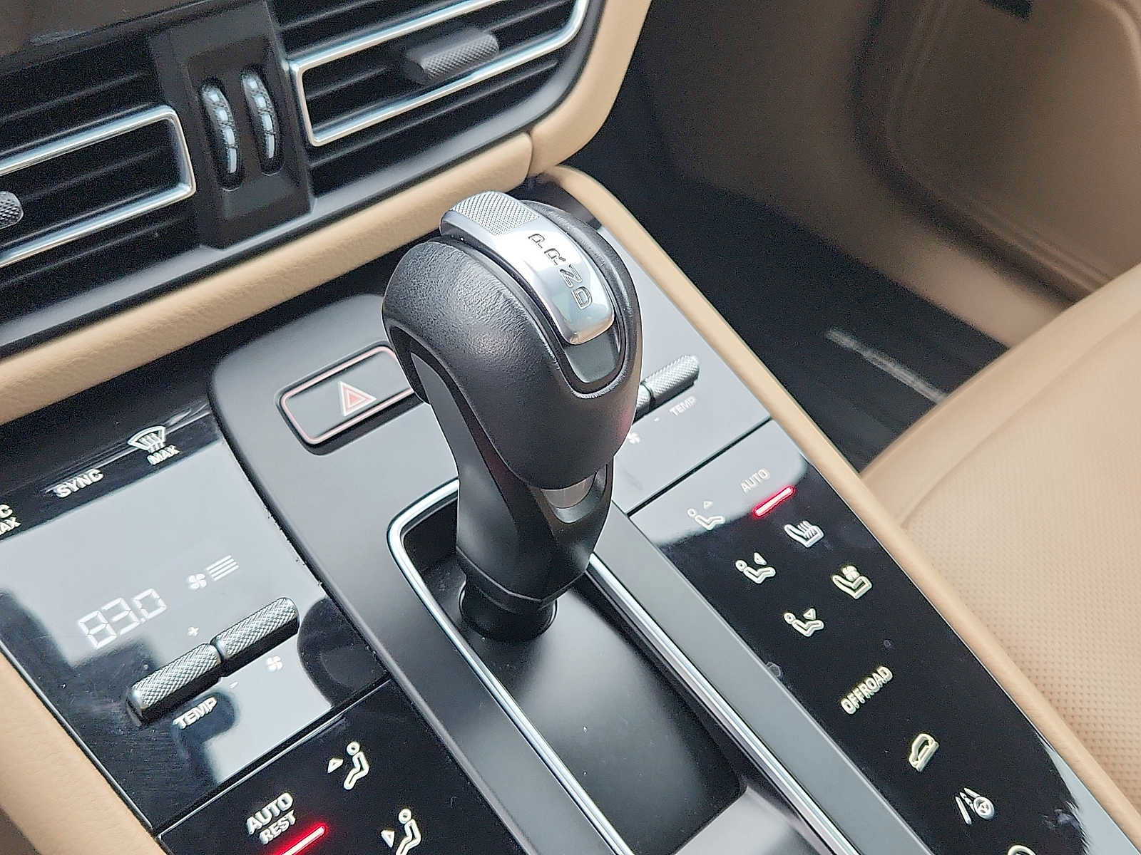 Used 2023 Porsche Macan AWD/4WD image 14
