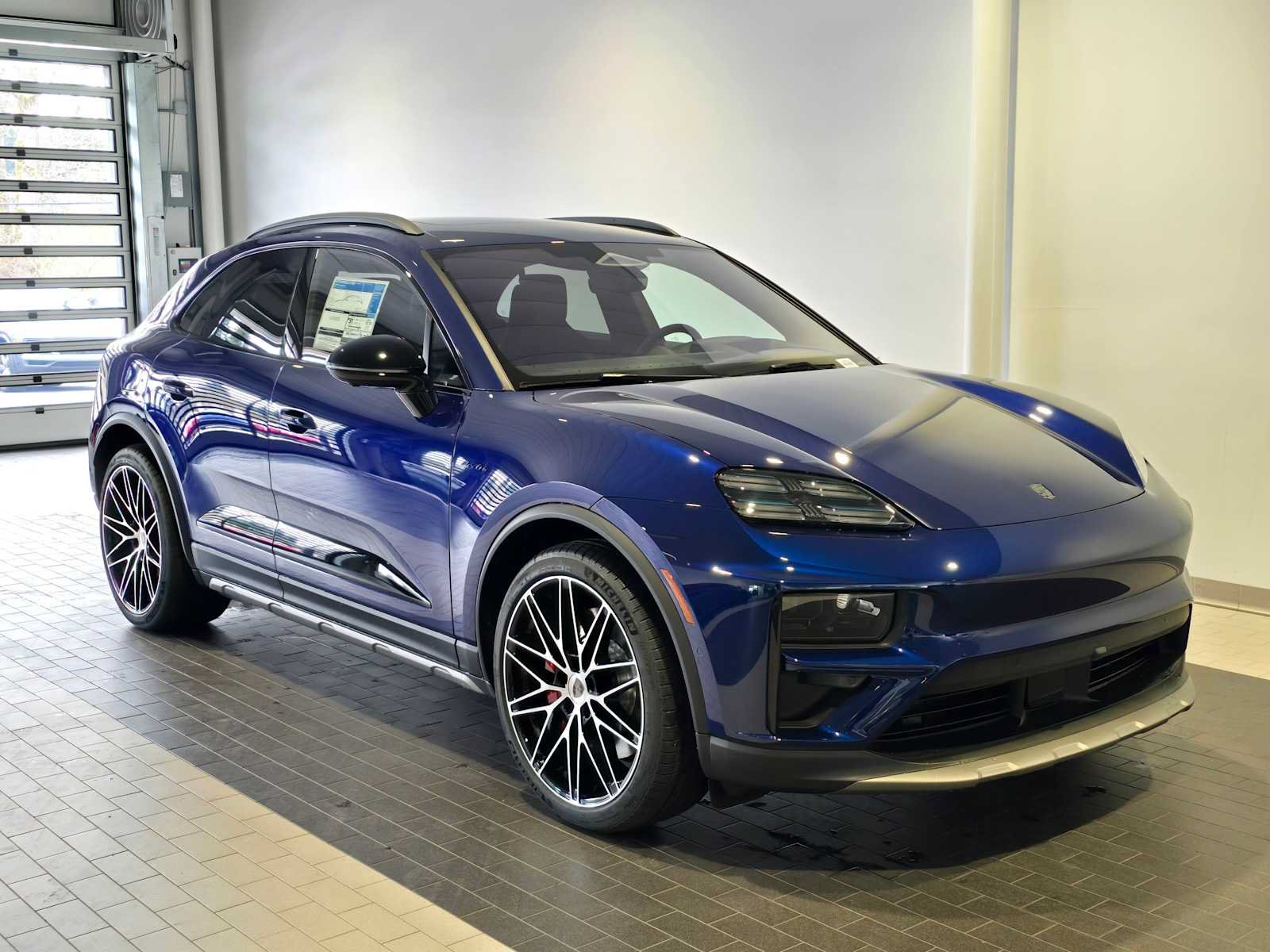 New 2026 Porsche Macan Turbo Electric AWD/4WD image 9