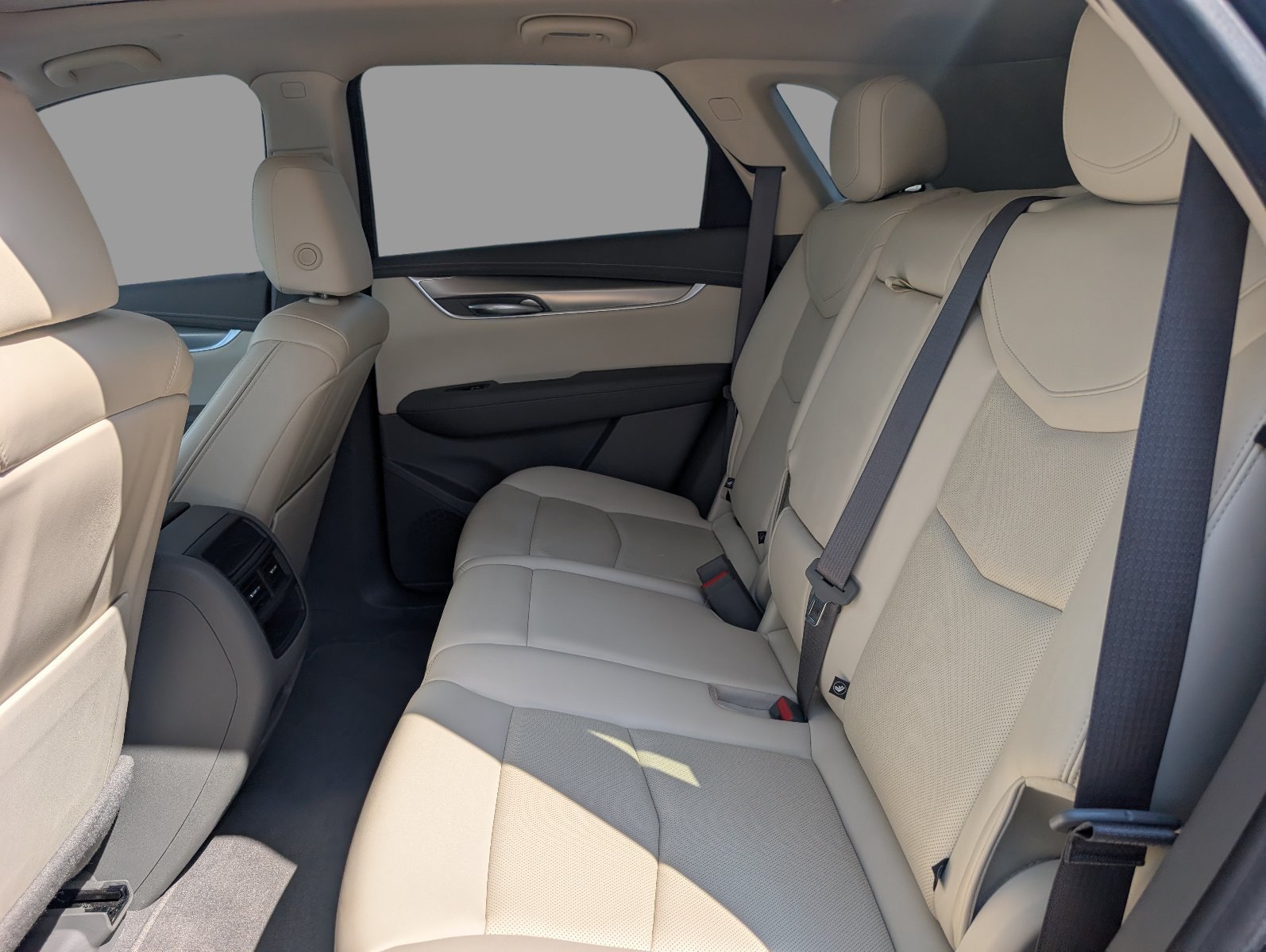 Certified 2022 Cadillac XT5 Premium Luxury w/ Technology Package FWD image 32