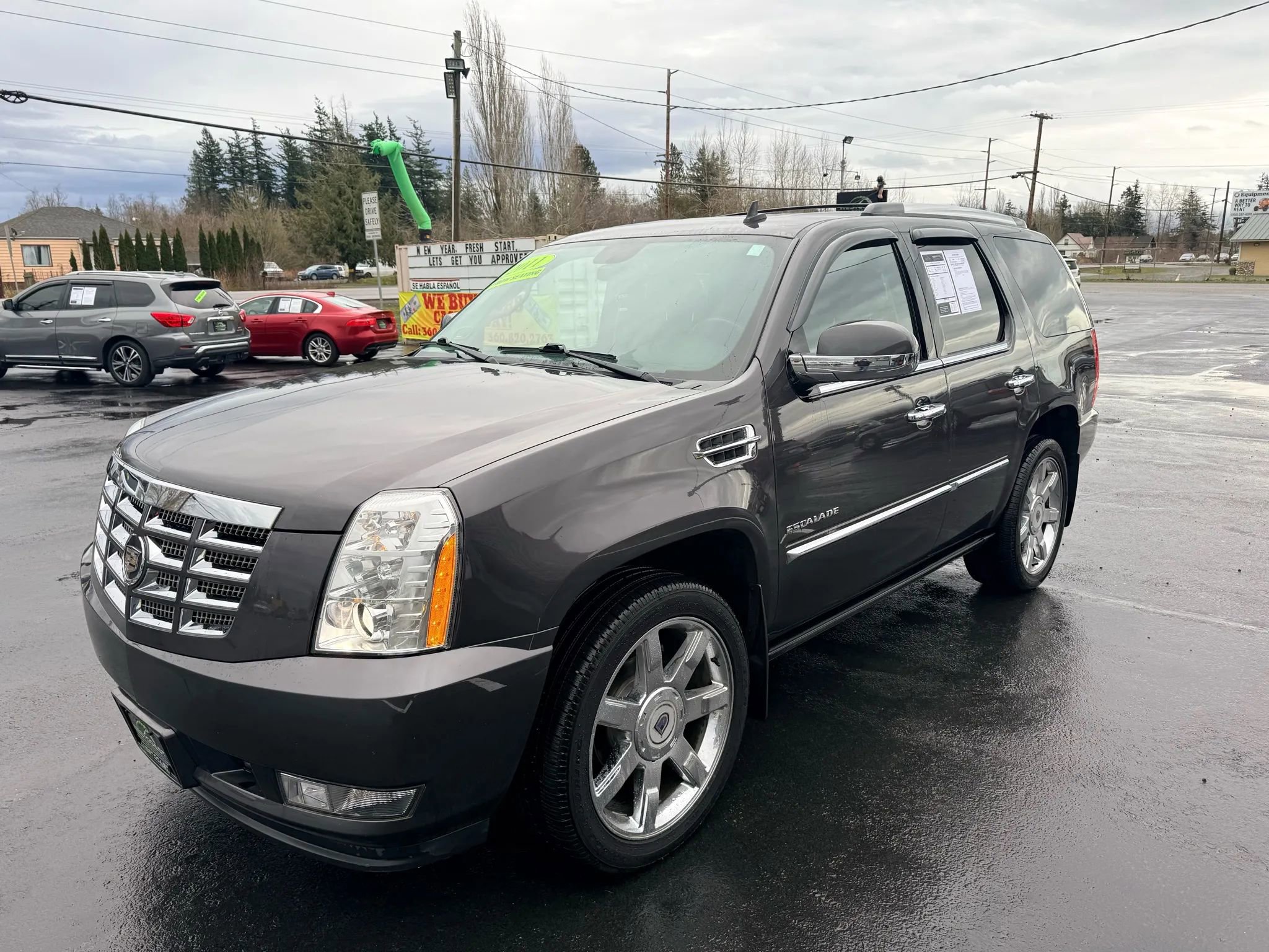 Used 2011 Cadillac Escalade Premium AWD/4WD image 4