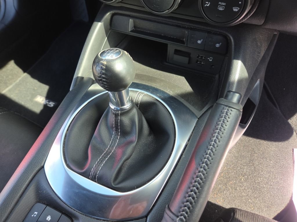 Used 2021 MAZDA MX-5 Miata Club image 21