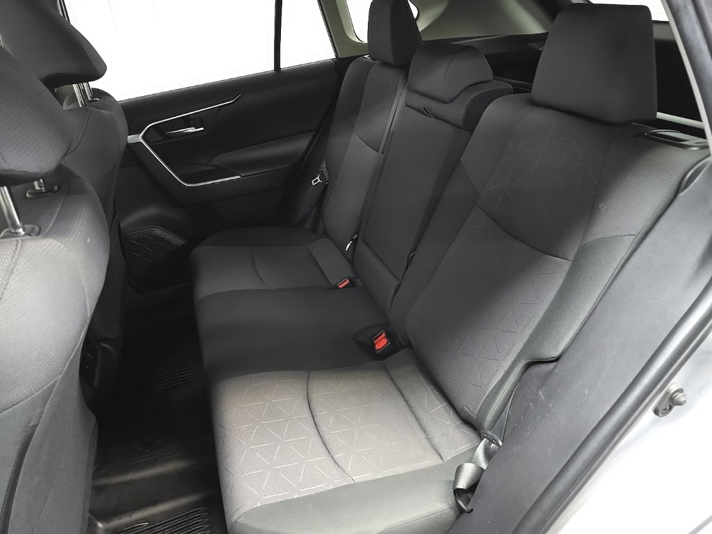 Used 2019 Toyota RAV4 XLE AWD/4WD image 32