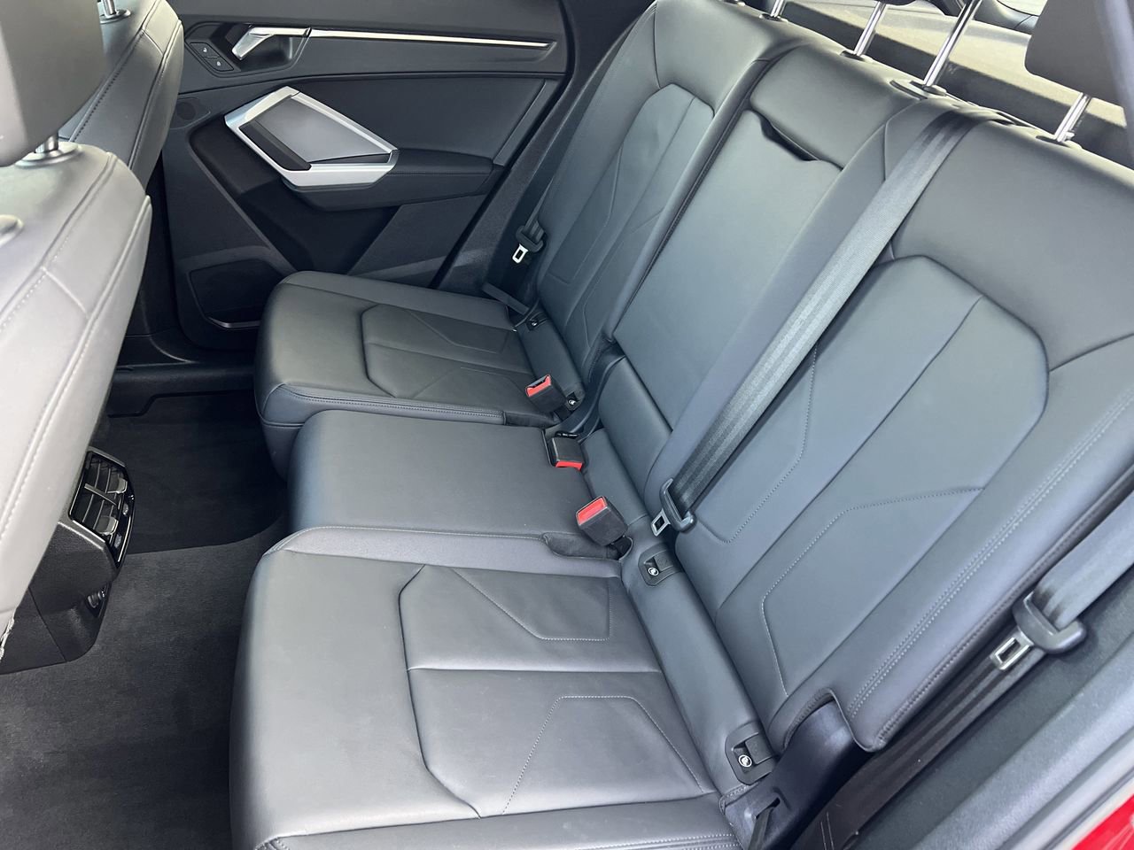 Used 2024 Audi Q3 2.0T Premium image 24