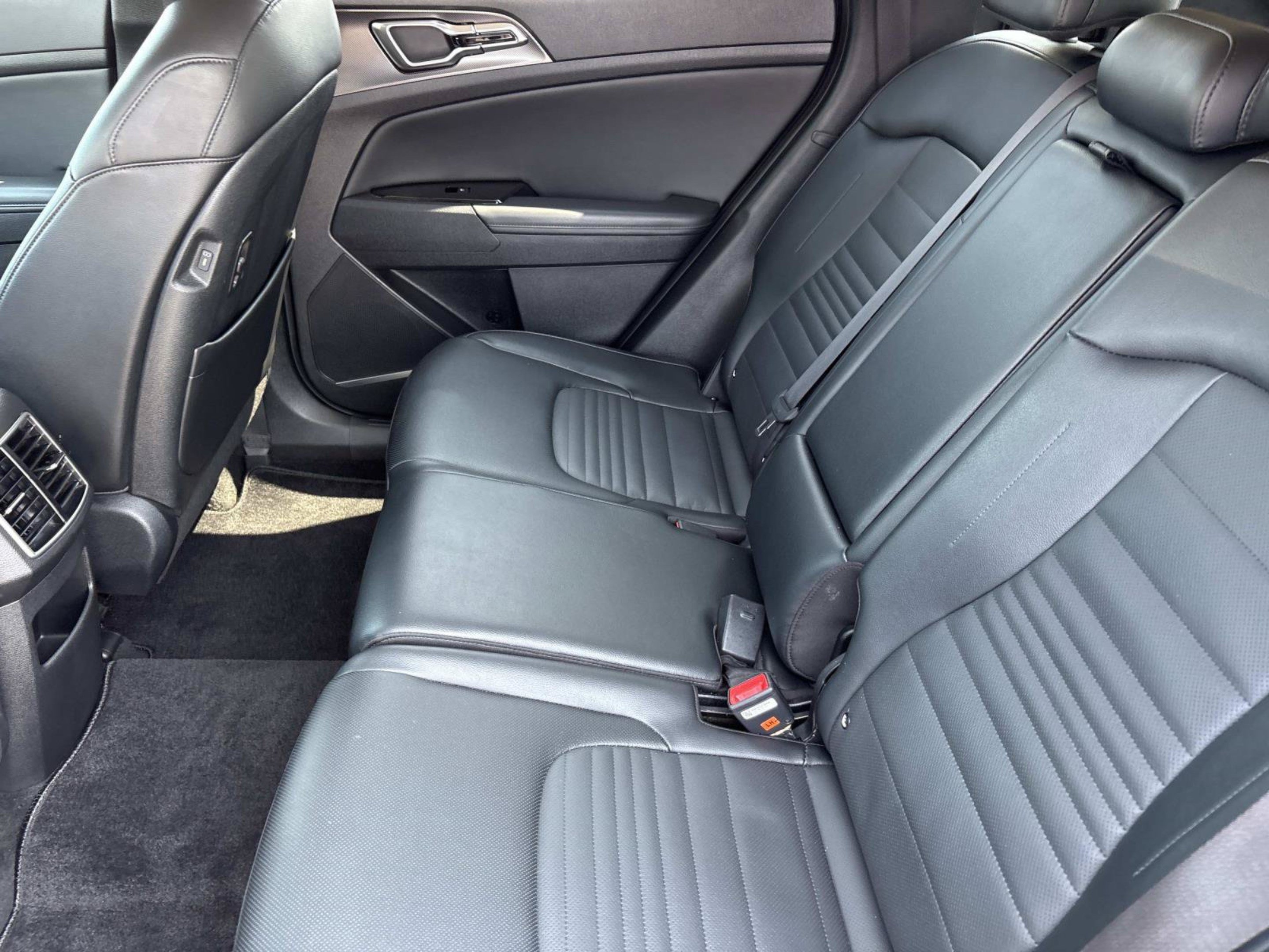 Used 2024 Kia Sportage SX FWD image 15