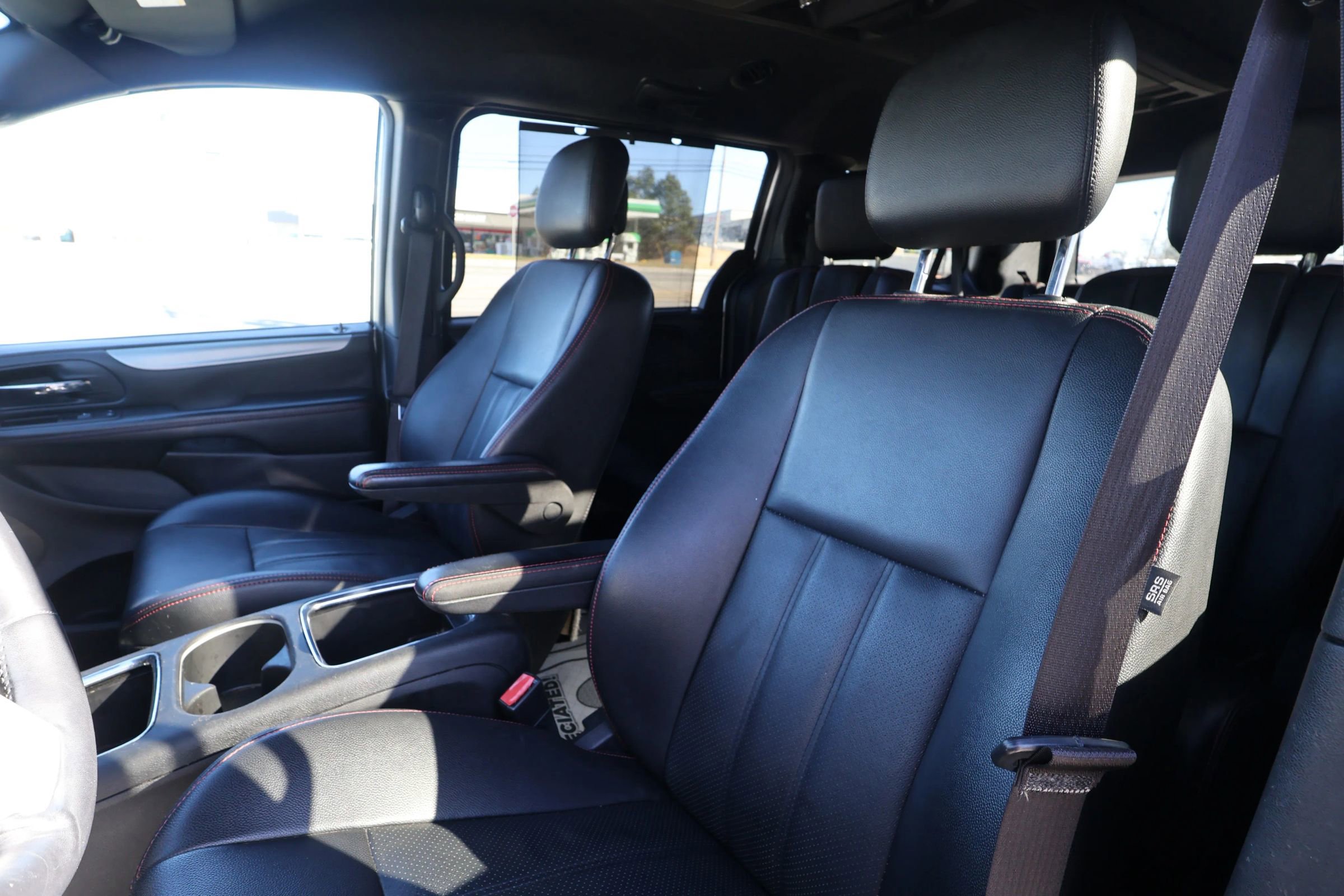 Used 2019 Dodge Grand Caravan GT FWD image 12