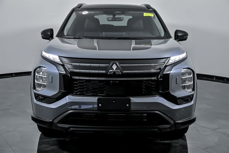 New 2025 Mitsubishi Outlander AWD image 4