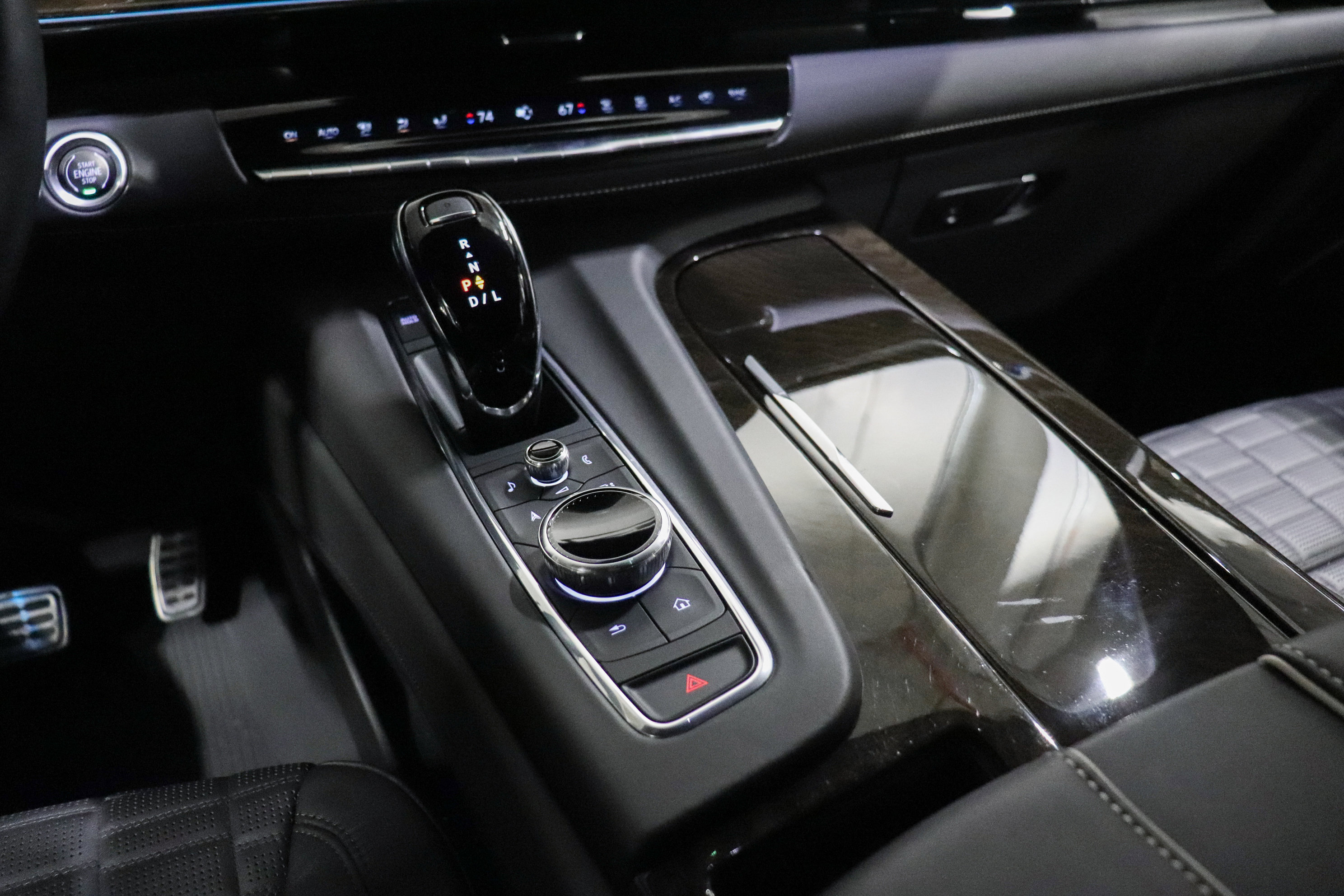 Used 2023 Cadillac Escalade ESV Sport Platinum w/ LPO, ONYX Package image 35