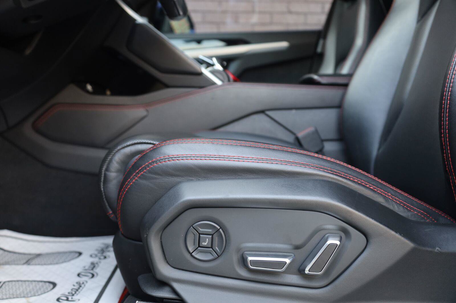 Used 2019 Lamborghini Urus AWD/4WD image 22