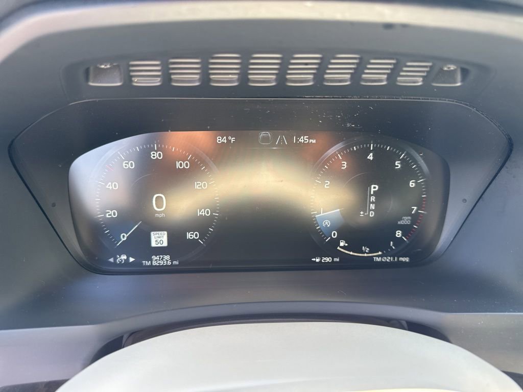 Used 2016 Volvo XC90 T6 Momentum w/ Momentum Plus Package image 33