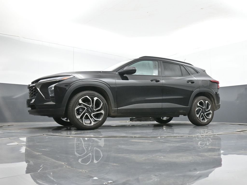 Certified 2026 Chevrolet Trax RS w/ Driver Confidence Package image 36