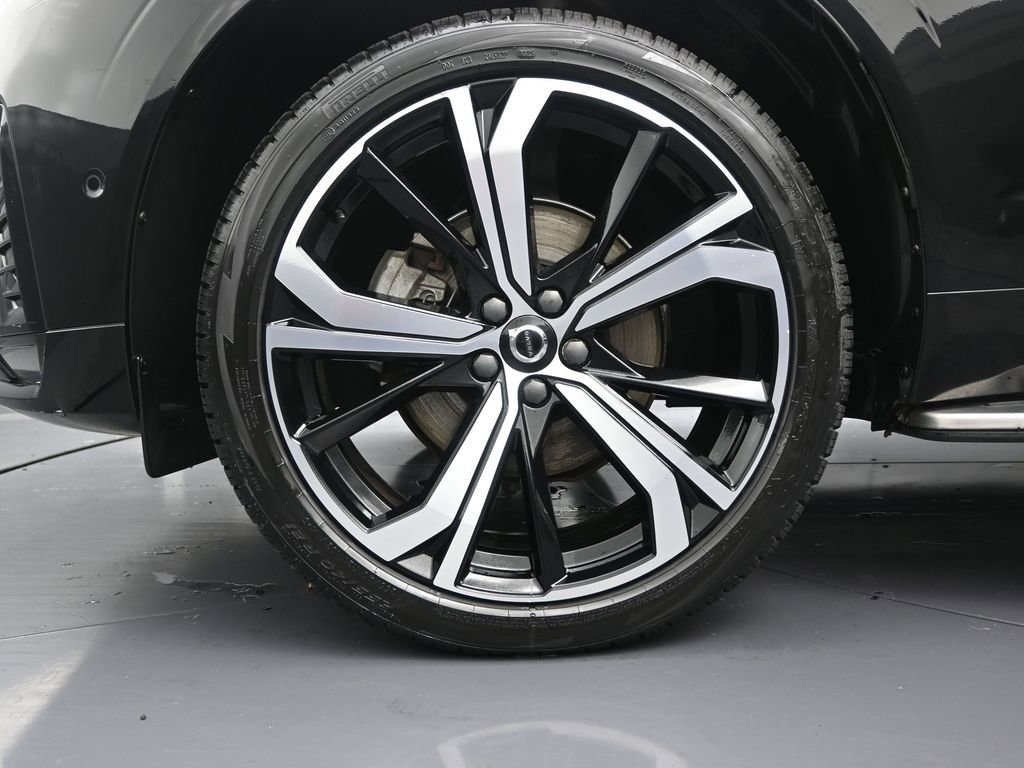Certified 2022 Volvo XC60 B5 R-Design w/ Advanced Package AWD/4WD image 10