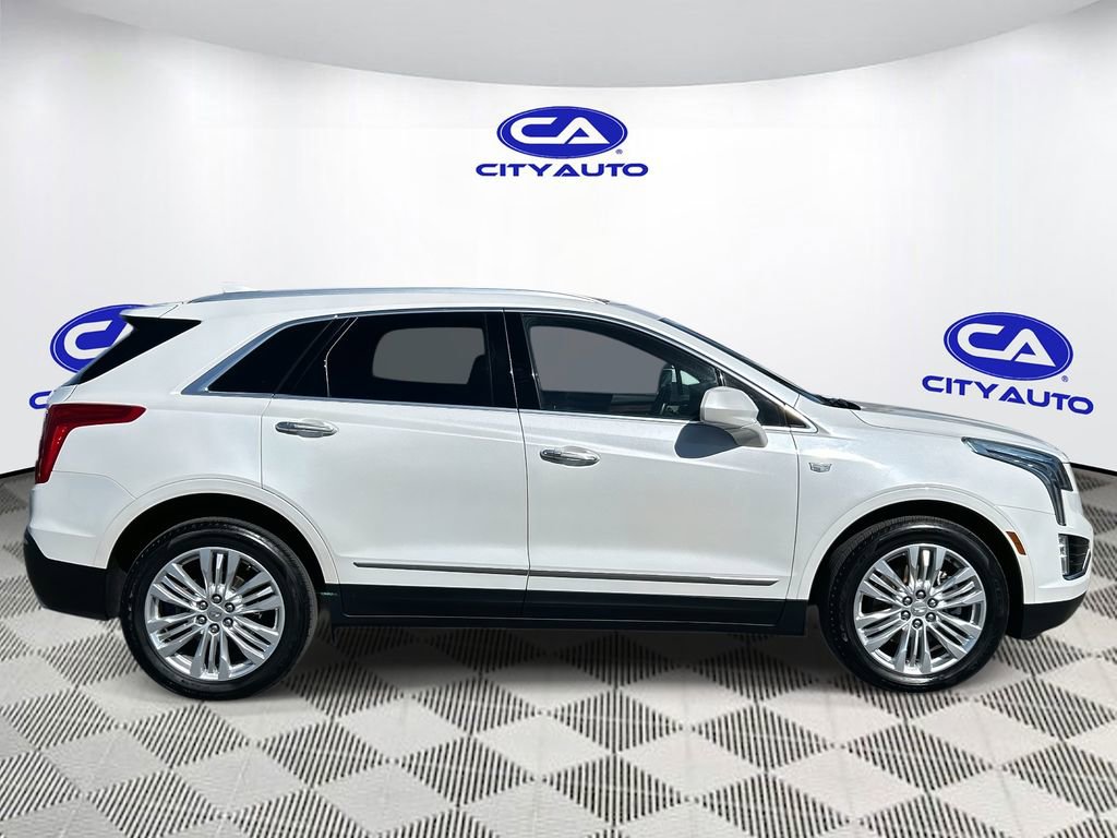 Used 2017 Cadillac XT5 Premium Luxury image 2