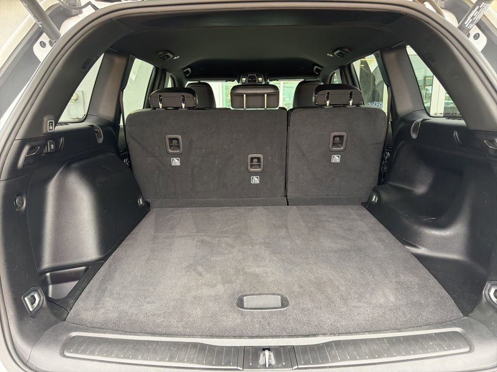 Used 2023 Jeep Grand Cherokee Altitude RWD image 9