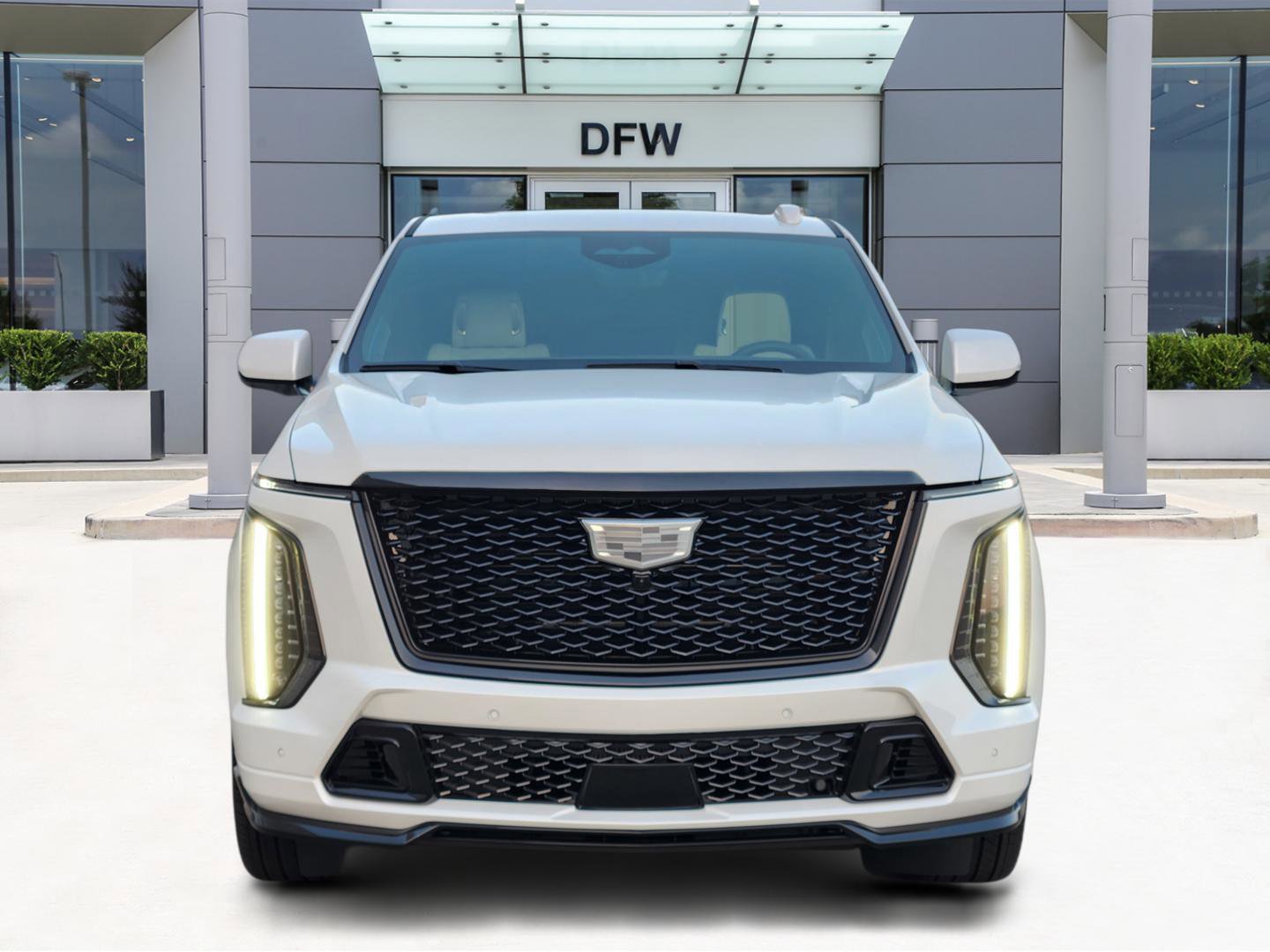 Used 2025 Cadillac Escalade V w/ LPO, ONYX Package image 2